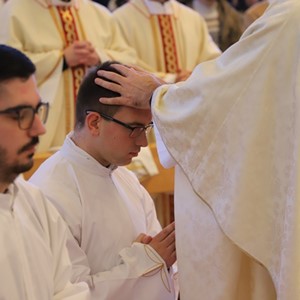 Nadbiskup Kutleša zaredio trinaestoricu novih đakona